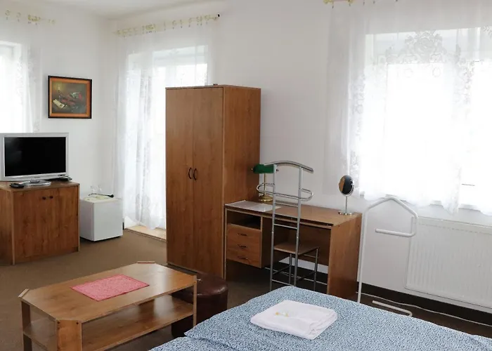 Gasthuis Bezdekov 3*